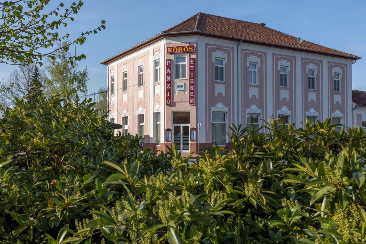 Koeroes Panzio Es Etterem Hotel 3*